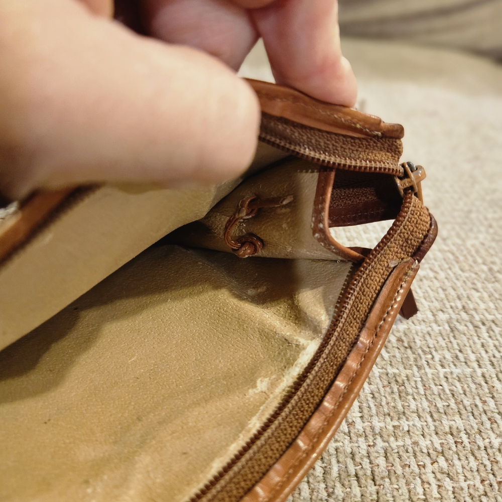 Dooney & Bourke Tan and Cream Leather Shoulder Bag Set - Picture 12 of 12